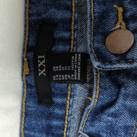 Forever 21 High Waist Button Up Fly Dark Wash Jean Shorts Size 28 - Picture 4 of 8